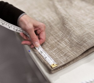 Measuring fabric for made-to-measure curtains